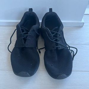 Men’s Nike Roches Size 11